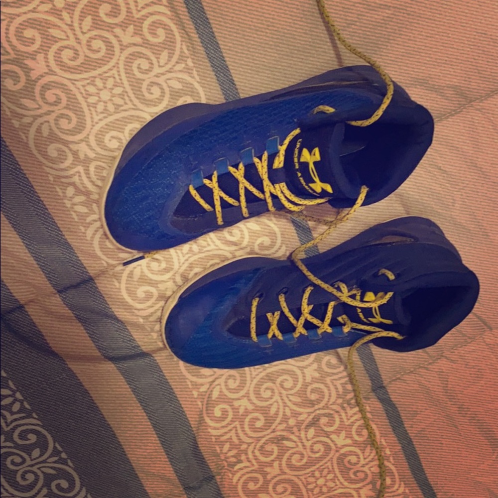 SIGNED STEPHEN CURRY SHOES‼️